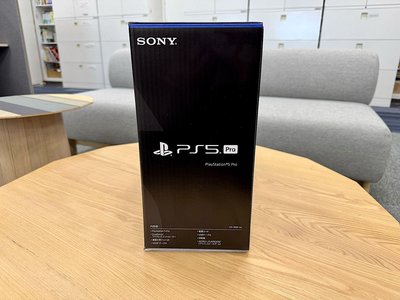 "Улучшена под PS5 Pro": В сети показали игровую обложку с маркировкой PS5 Pro Enhanced и фото коробки мощной консоли Sony